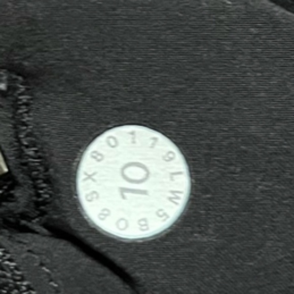 Lululemon on the move pants - Picture 3 of 3